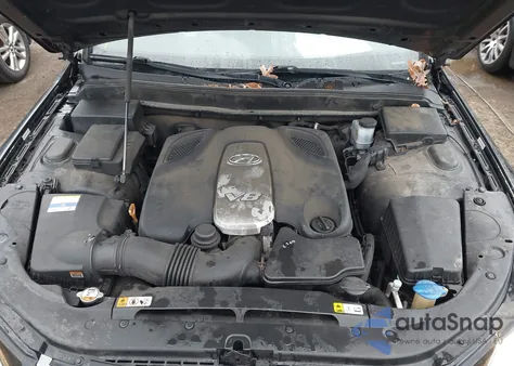 2012 Hyundai Genesis 4.6 z USA, uszkodzony, nr VIN KMHGC4DF6CU172165